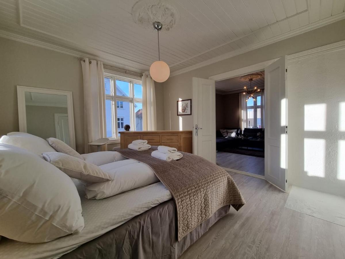 Apartamento Modern And 2 Bedroom W/king Beds + Free Parking
